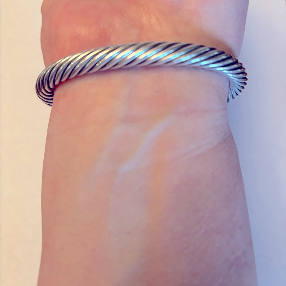 David Yurman Classic Cable Bracelet with Black Onyx and diamond accents - Picture 7 of 12